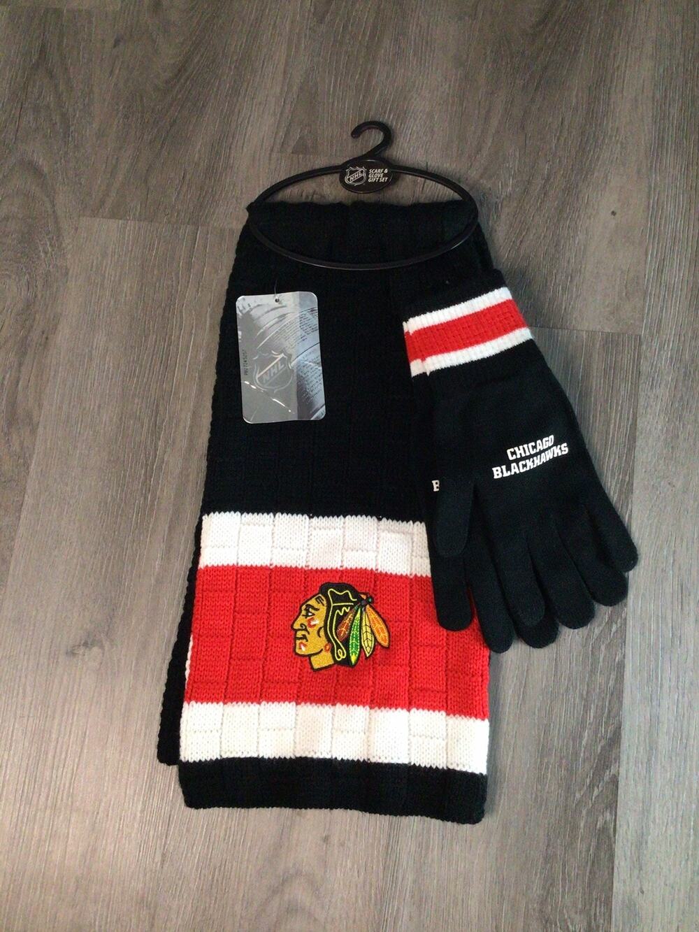 NHL Chicago Blackhawks Scarf & Gloves Gift Set